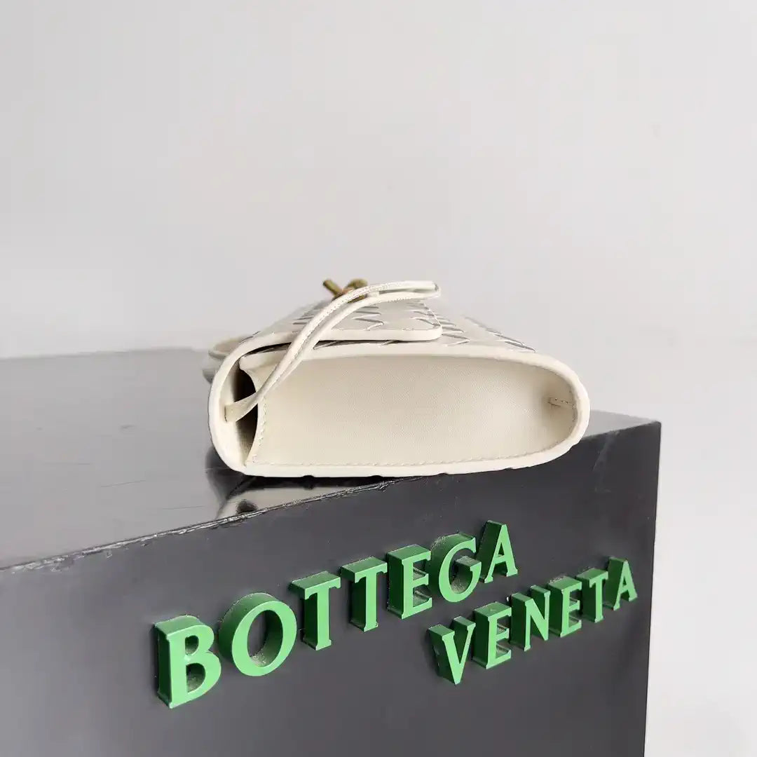 Bottega Veneta BV 741511 Long Clutch Andiamo With Handle Bv99009