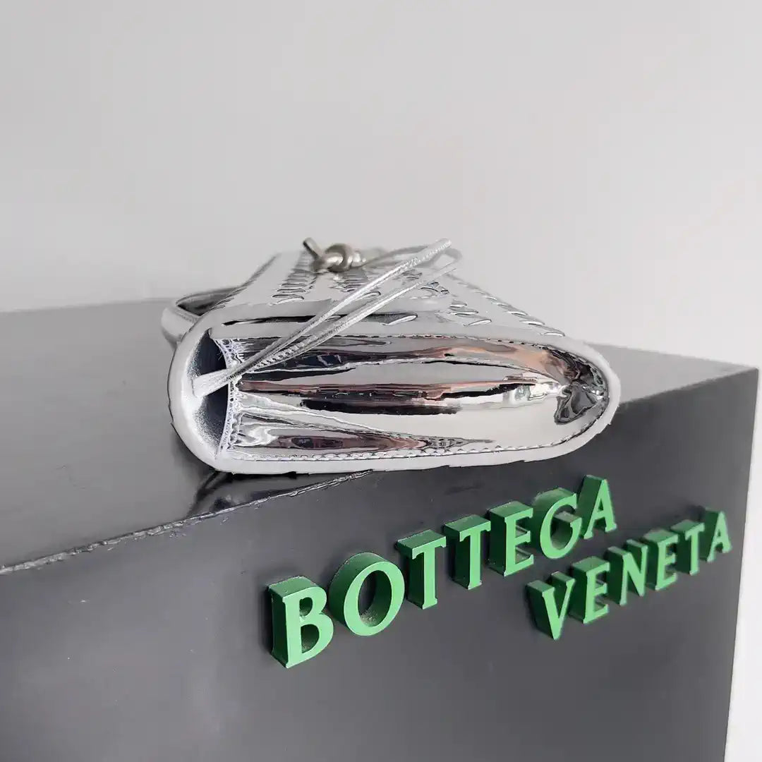 Bottega Veneta BV 741511 Long Clutch Andiamo With Handle Bv99010