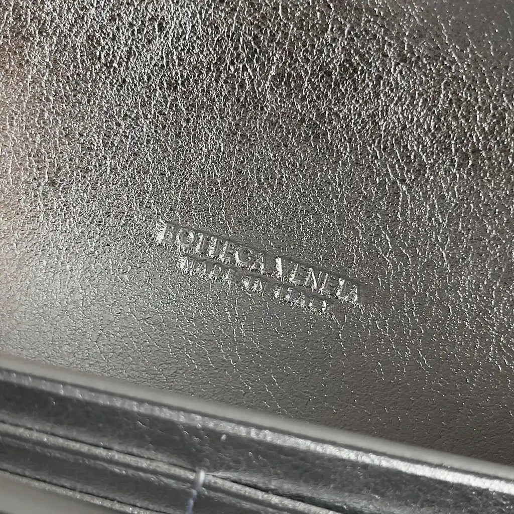 Bottega Veneta BV 741511 Long Clutch Andiamo With Handle Bv99010