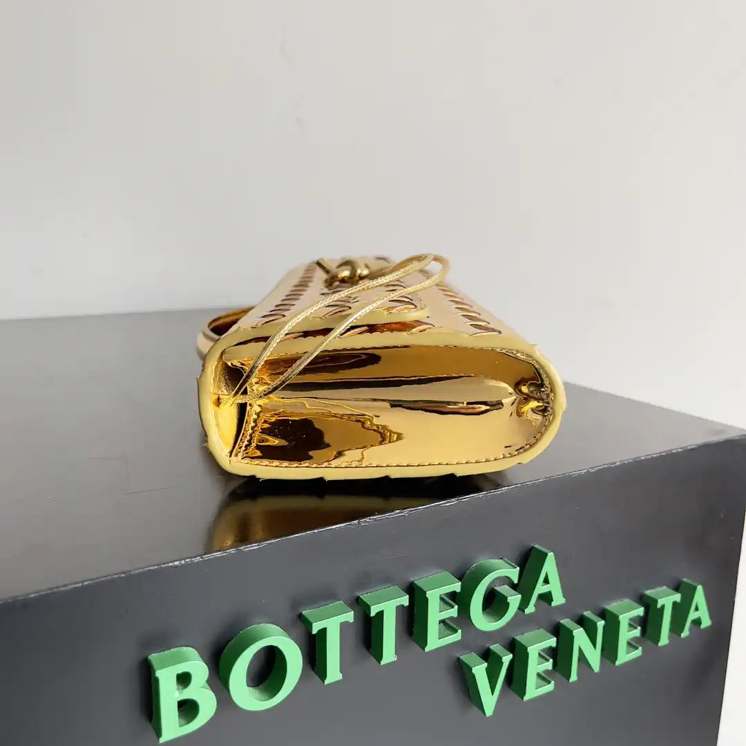Bottega Veneta BV 741511 Long Clutch Andiamo With Handle Bv99011