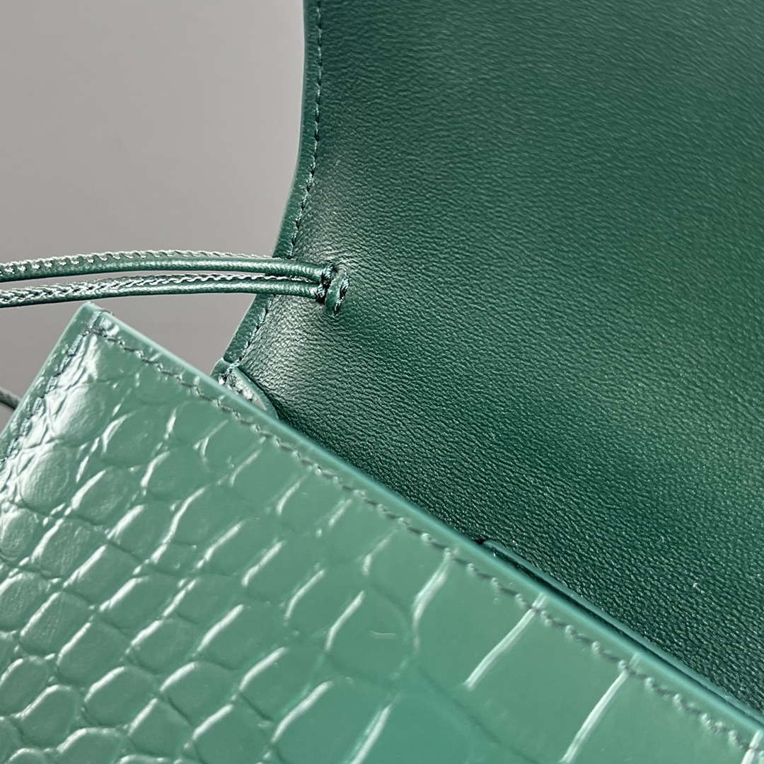Bottega Veneta BV 741511 Long Clutch Andiamo With Handle Emerald Crocodile-grain Lambskin leather Green