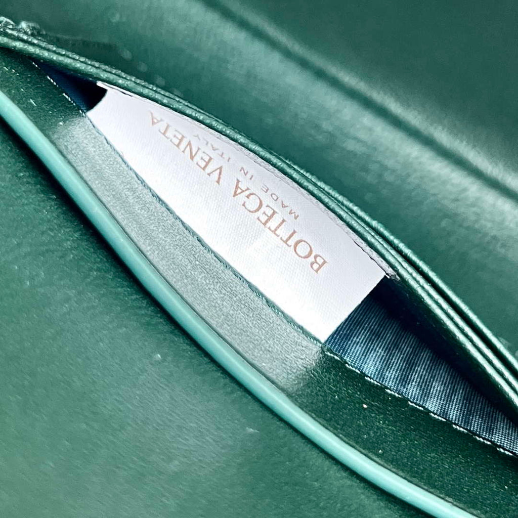 Bottega Veneta BV 741511 Long Clutch Andiamo With Handle Emerald Crocodile-grain Lambskin leather Green