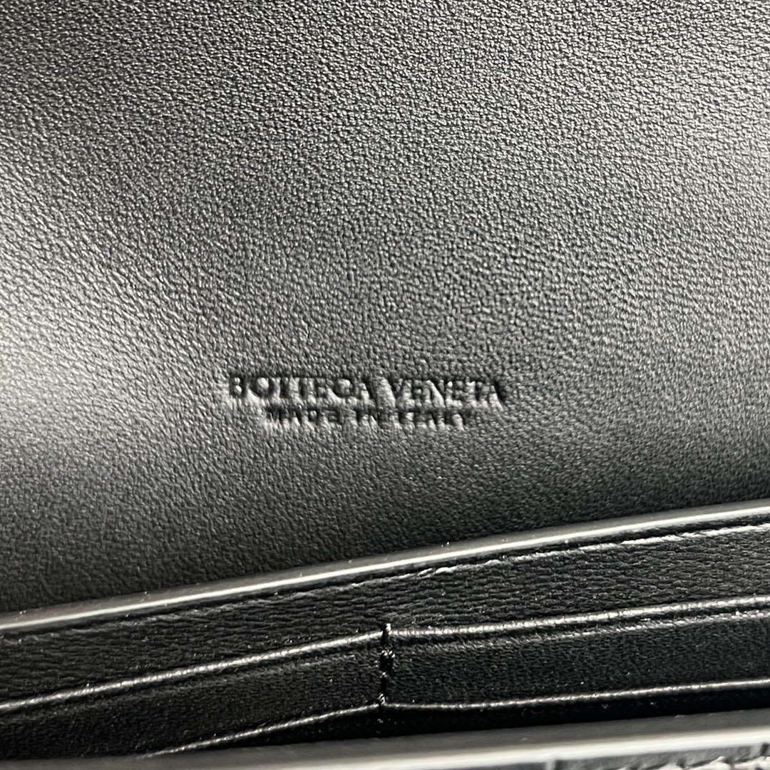 Bottega Veneta BV 741511 Long Clutch Andiamo With Handle Emerald Crocodile-grain Lambskin leather Black