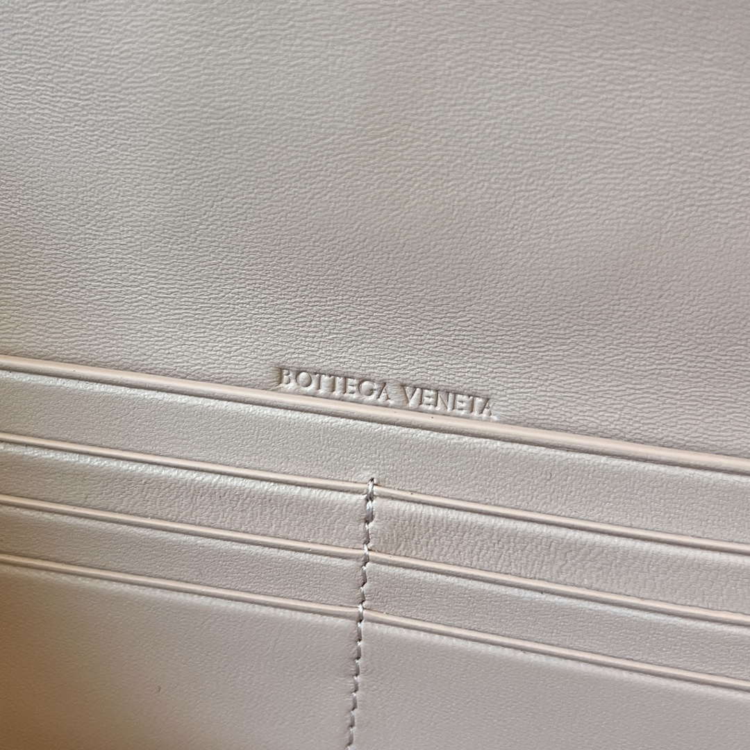 Bottega Veneta BV 741511 Long Clutch Andiamo With Handle Emerald Pink
