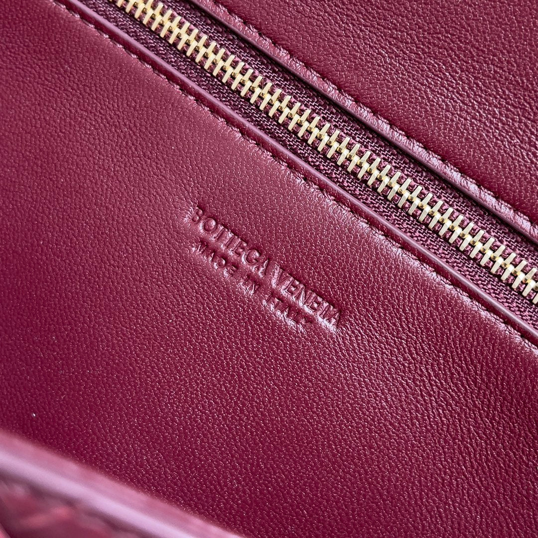 Bottega Veneta BV 741511 Long Clutch Andiamo With Handle Emerald Red - Default Title - View 8