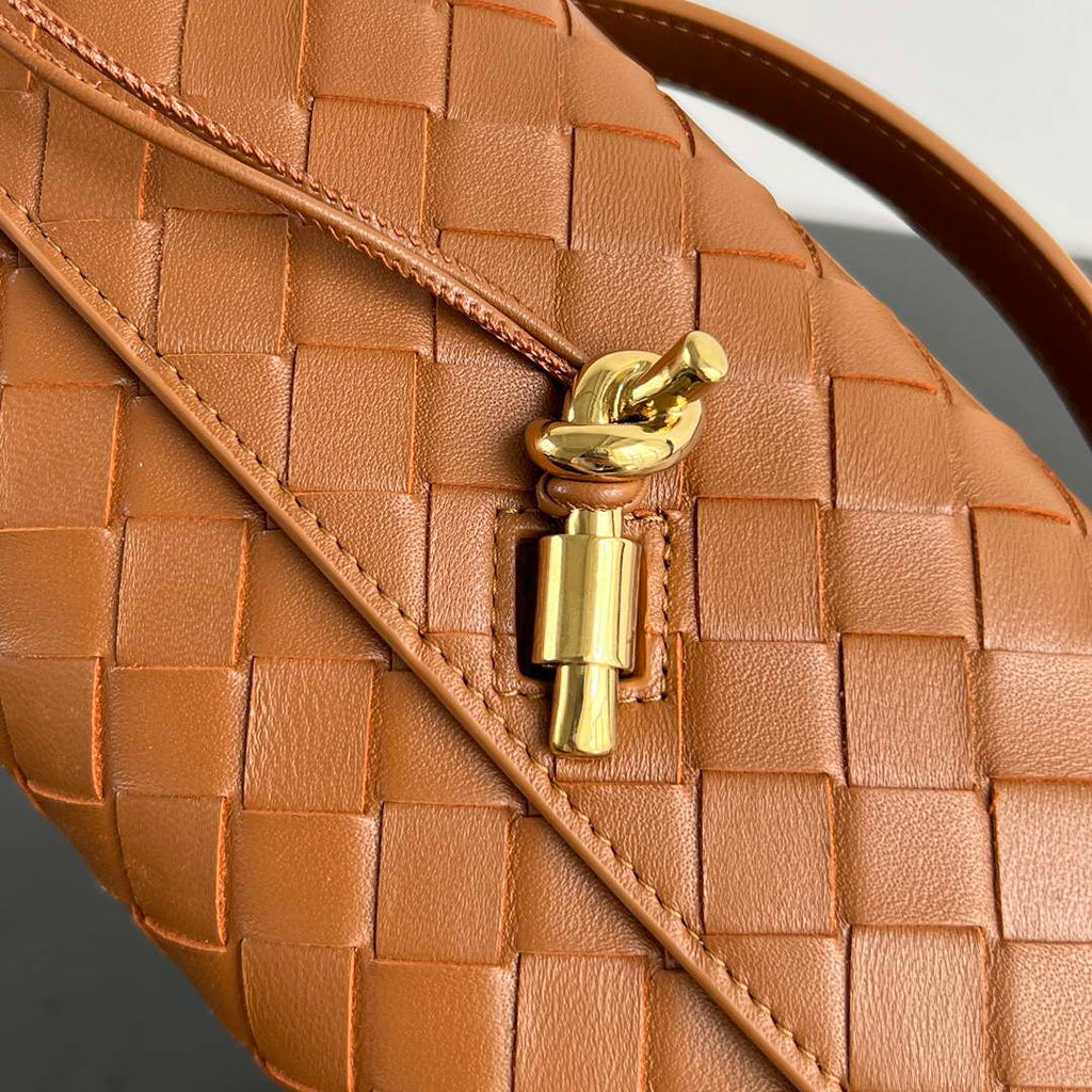 Bottega Veneta BV 741511 Long Clutch Andiamo With Handle Emerald Sand