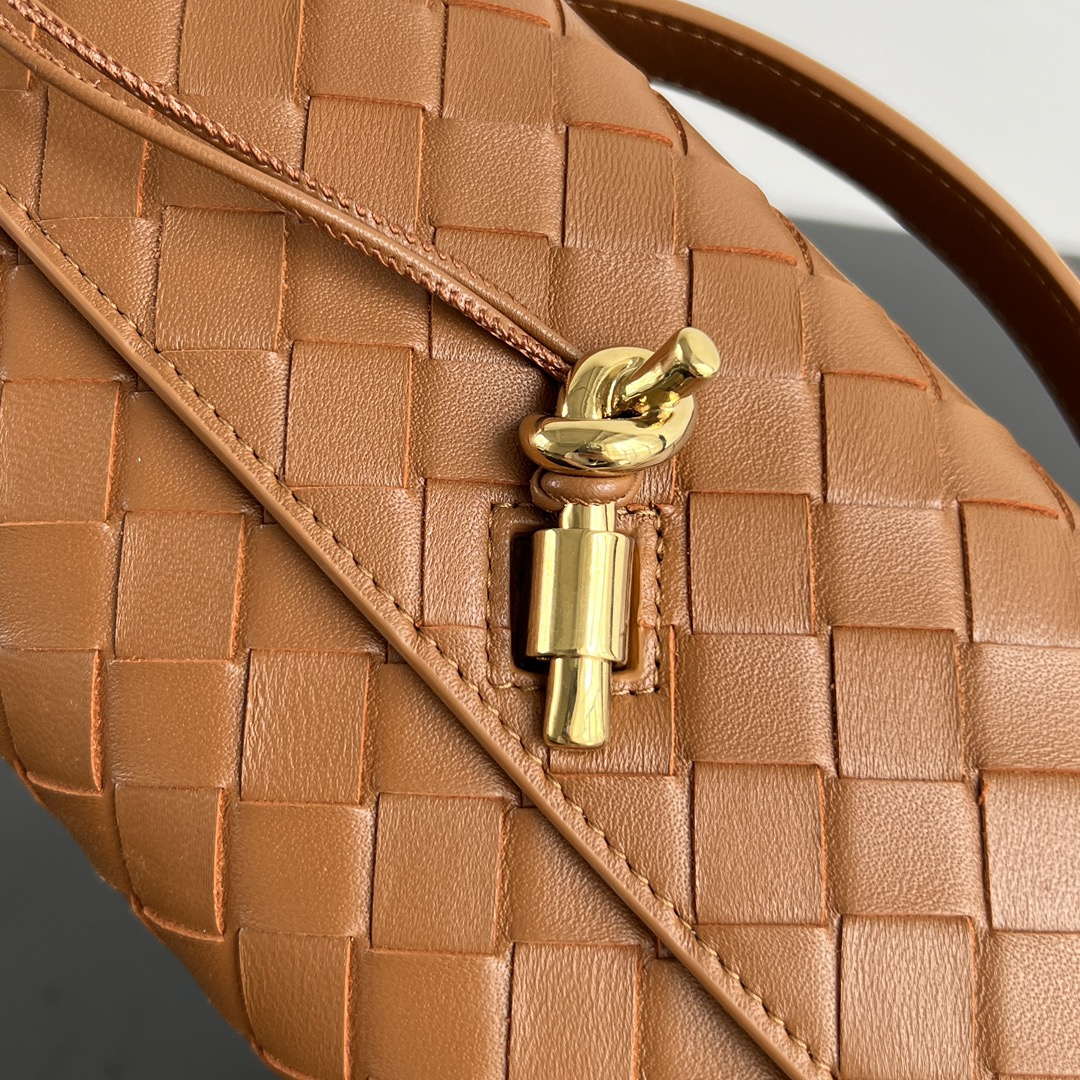Bottega Veneta BV 741511 Long Clutch Andiamo With Handle Emerald Sand