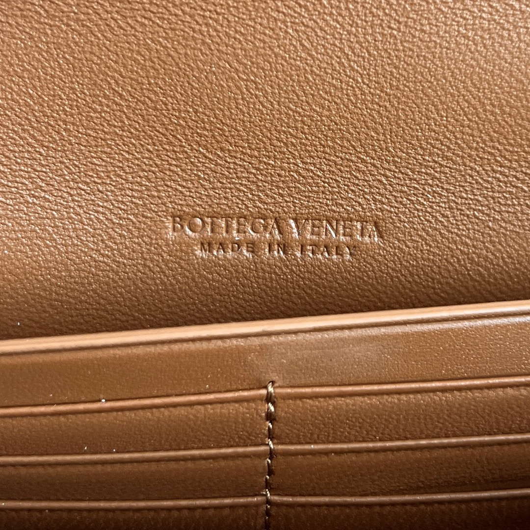 Bottega Veneta BV 741511 Long Clutch Andiamo With Handle Emerald Sand