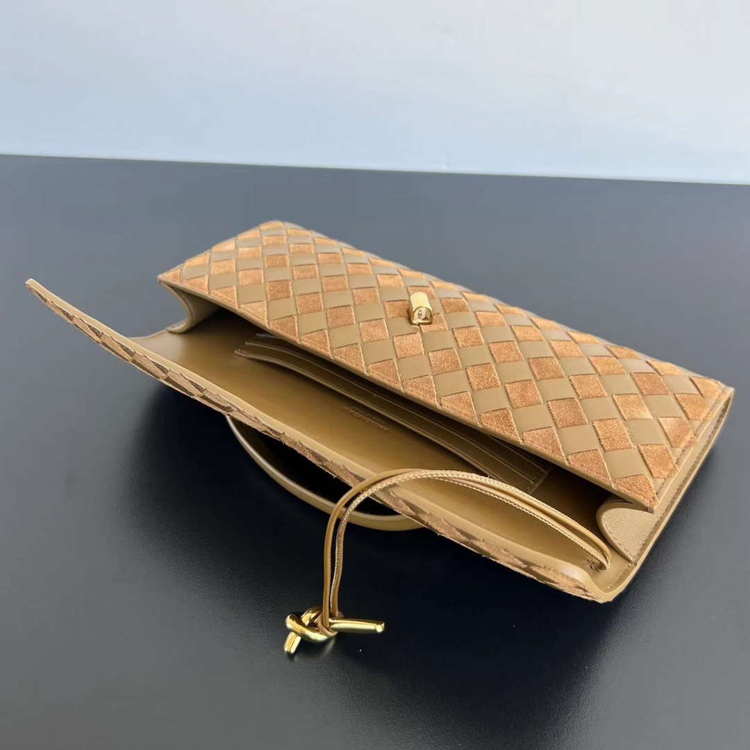 Bottega Veneta BV 741511 Long Clutch Andiamo With Handle Emerald Sand Suede