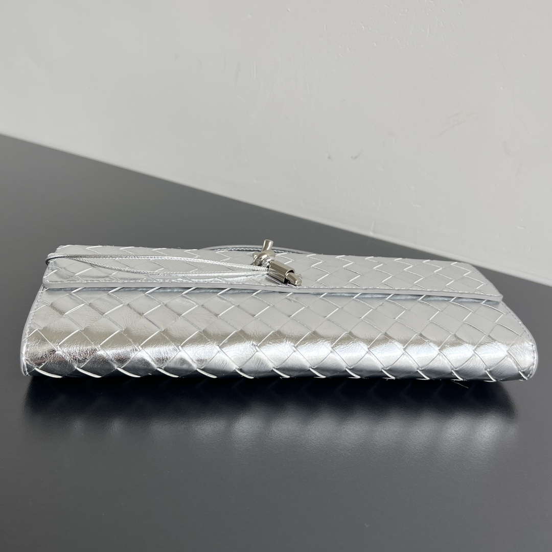 Bottega Veneta BV 741511 Long Clutch Andiamo With Handle Emerald Silver