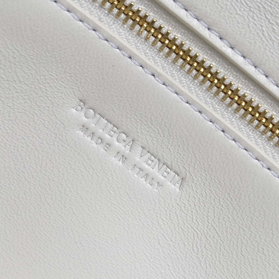 Bottega Veneta BV 741511 Long Clutch Andiamo With Handle Emerald White - Default Title - View 5