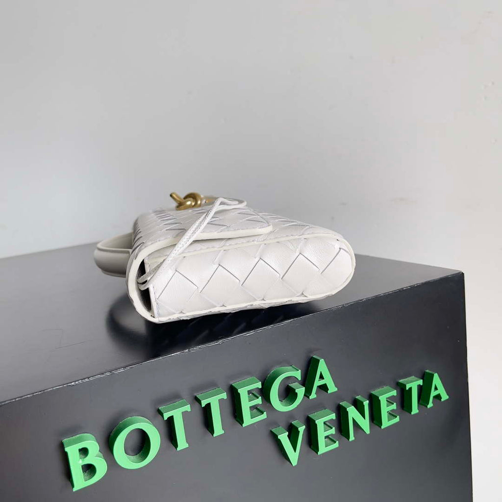 Bottega Veneta BV 741511 Long Clutch Andiamo With Handle Emerald White