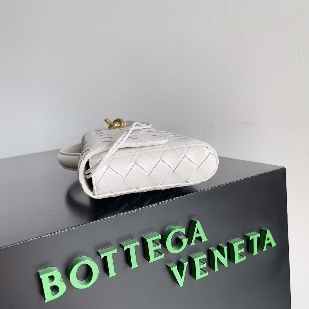 Bottega Veneta BV 741511 Long Clutch Andiamo With Handle Emerald White