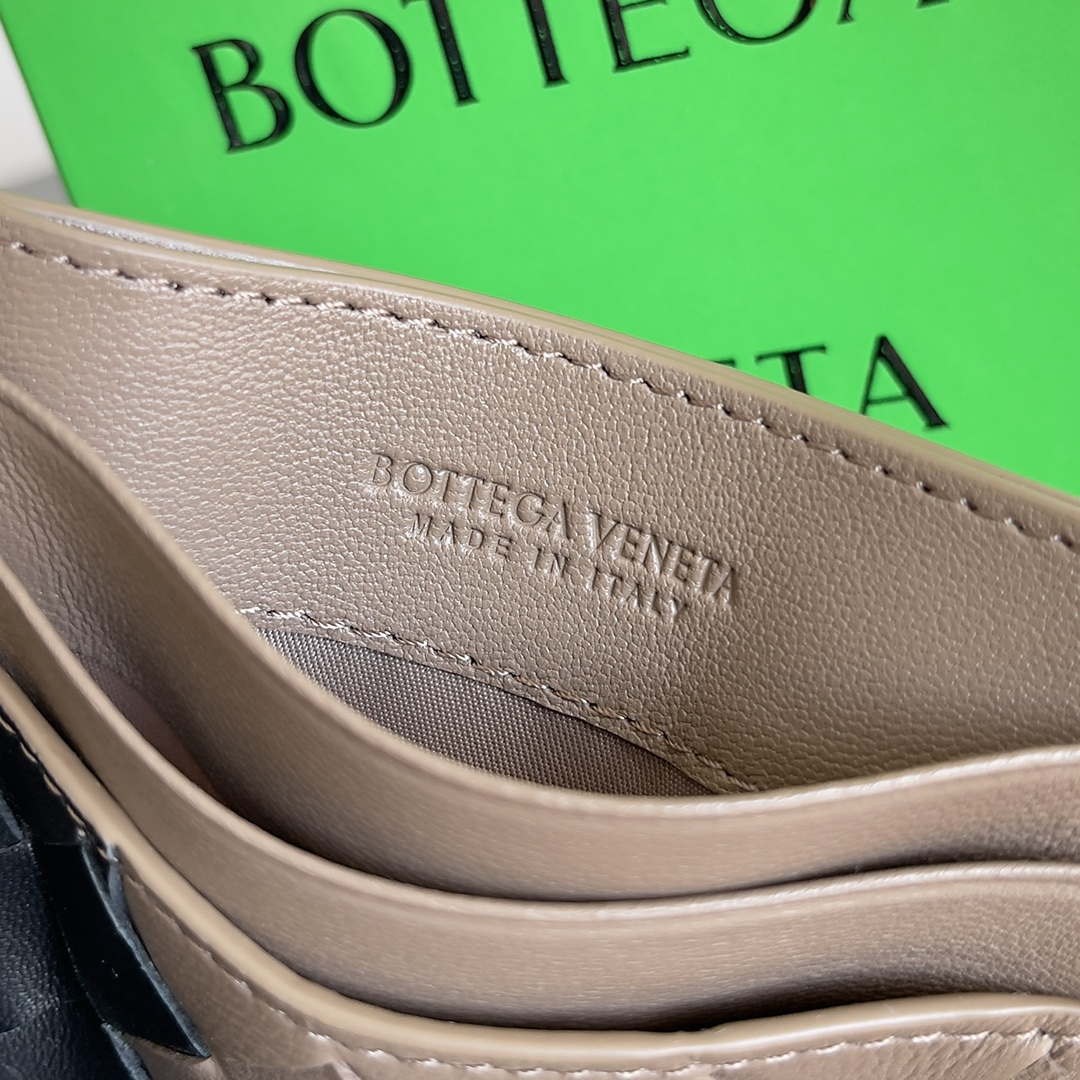 Bottega Veneta BV 743209 Intrecciato Credit Card Case bv70011