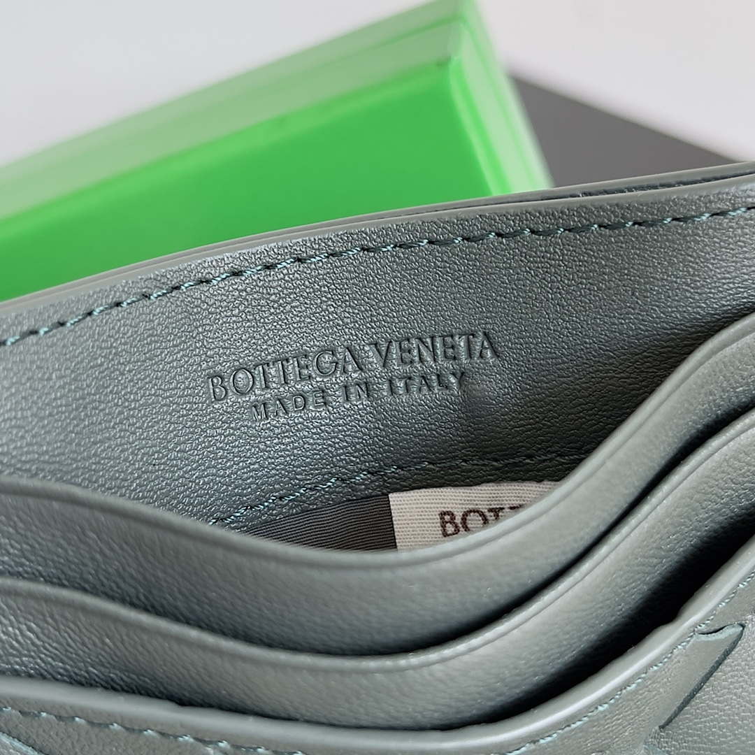 Bottega Veneta BV 743209 Intrecciato Credit Card Case bv70015