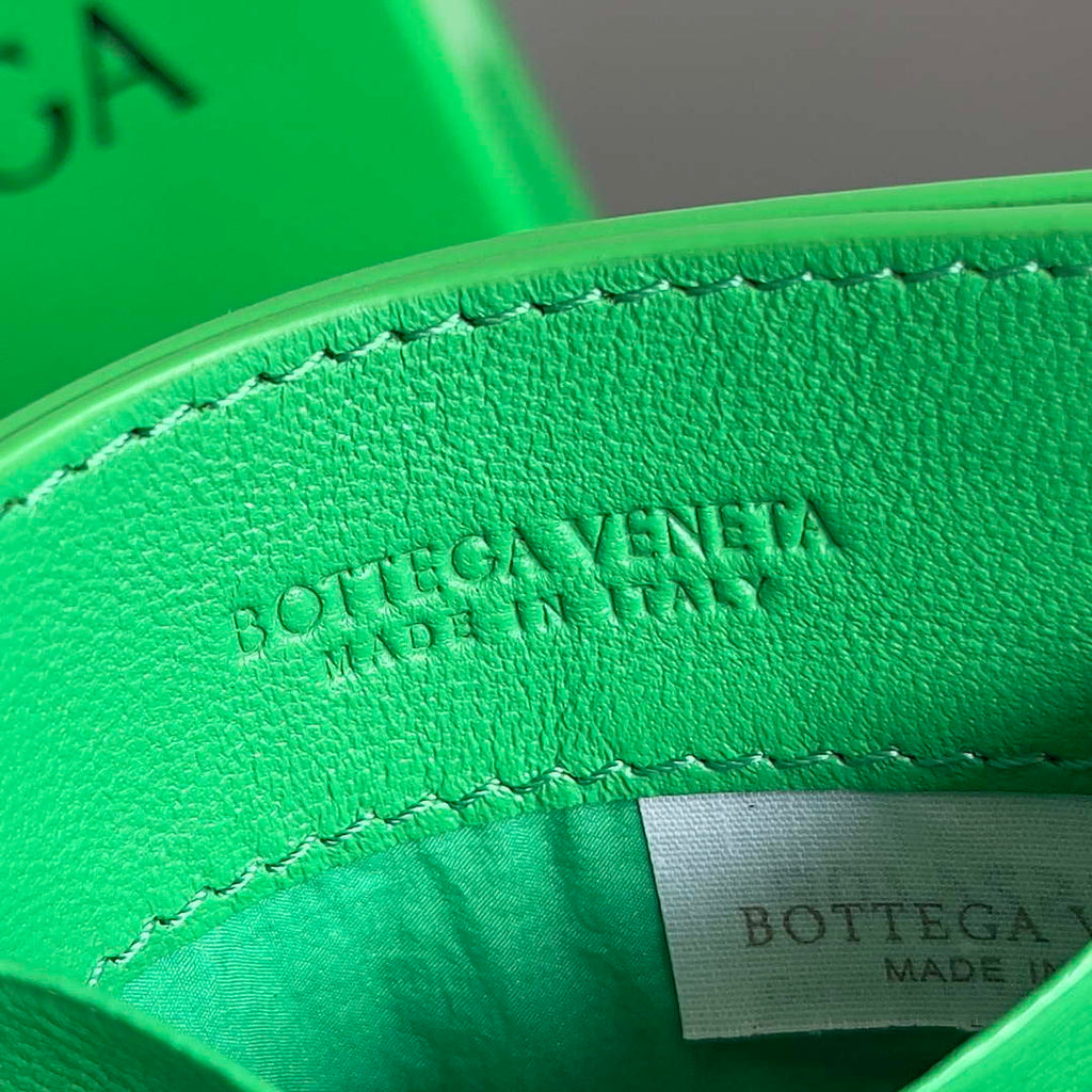 Bottega Veneta BV 743209 Intrecciato Credit Card Case bv70017