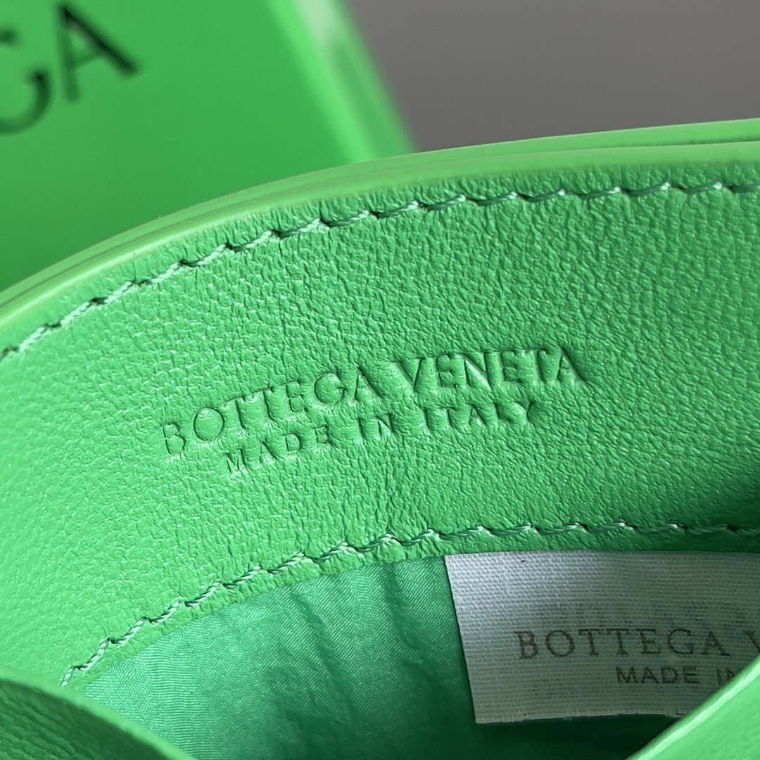 Bottega Veneta BV 743209 Intrecciato Credit Card Case bv70017 - Default Title - View 3