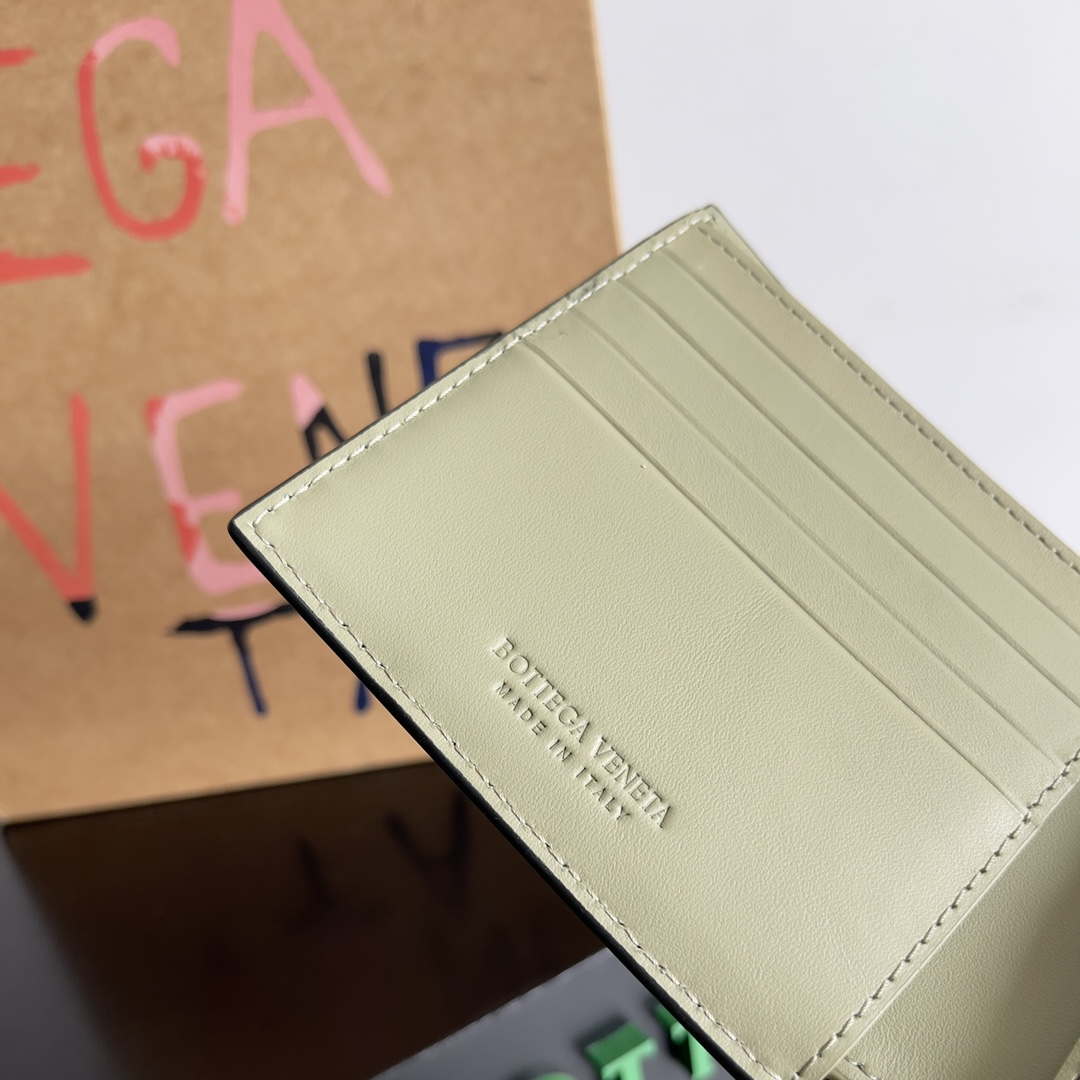 Bottega Veneta BV 743211 Intrecciato Bi-Fold Wallet BV70051