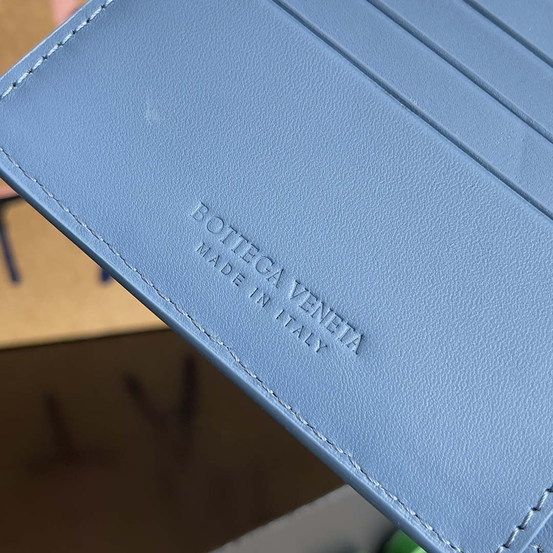 Bottega Veneta BV 743211 Intrecciato Bi-Fold Wallet BV70053