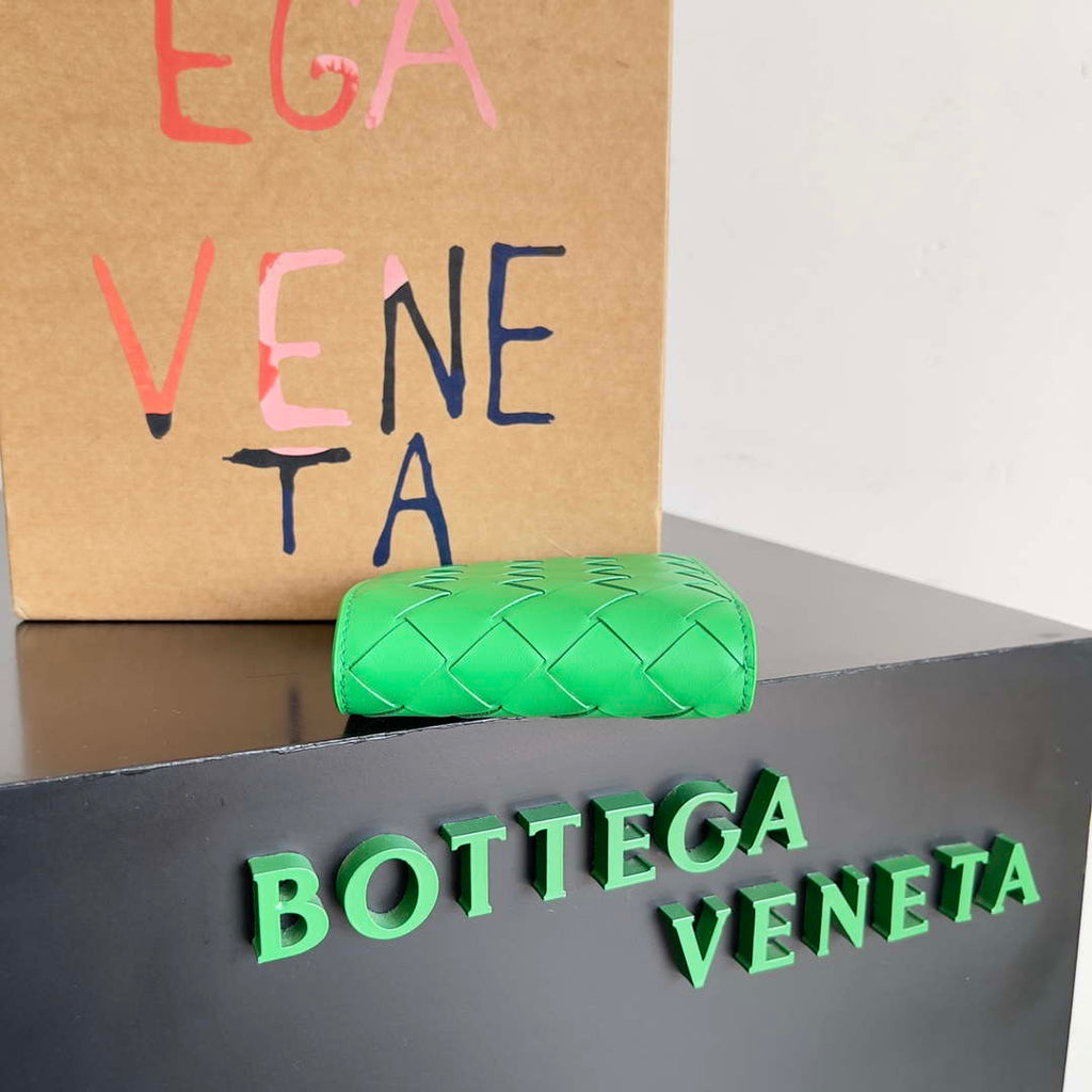 Bottega Veneta BV 743211 Intrecciato Bi-Fold Wallet BV70054