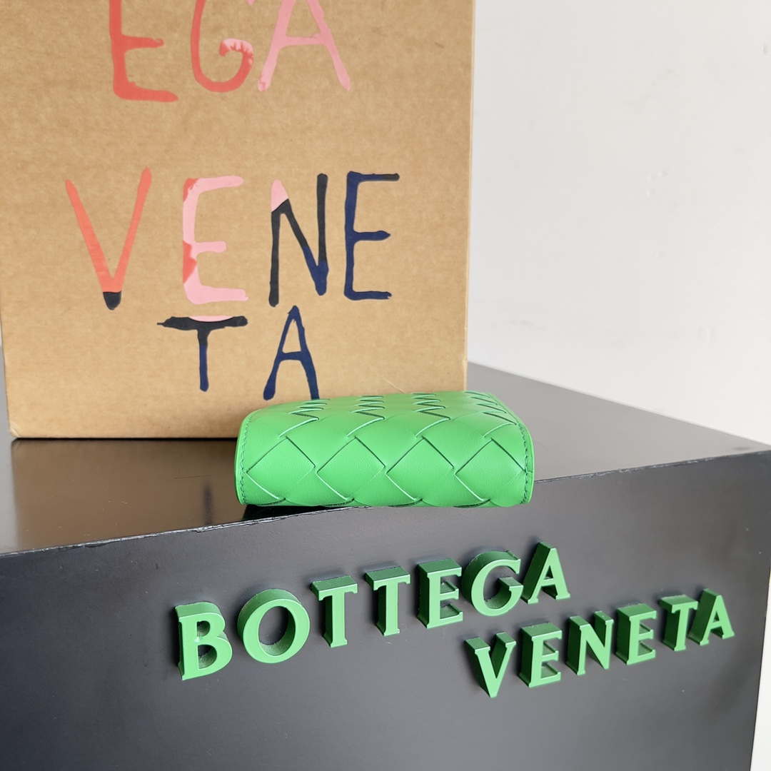 Bottega Veneta BV 743211 Intrecciato Bi-Fold Wallet BV70054