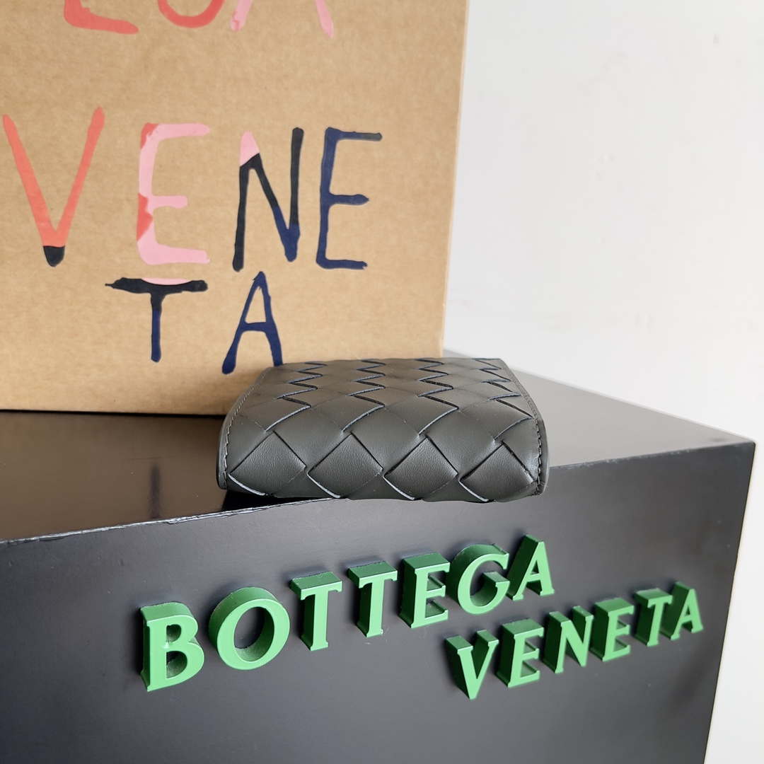 Bottega Veneta BV 743211 Intrecciato Bi-Fold Wallet BV70055