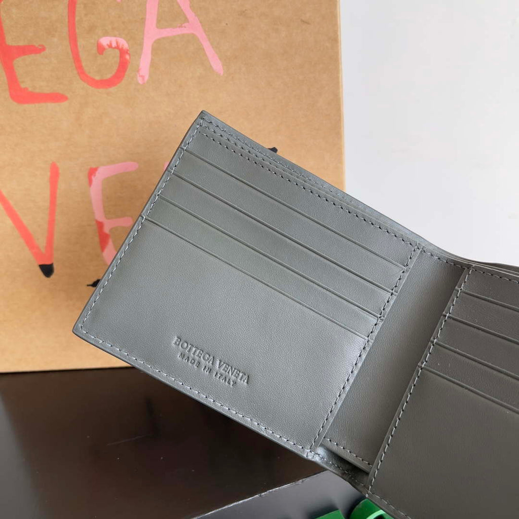 Bottega Veneta BV 743211 Intrecciato Bi-Fold Wallet BV70055