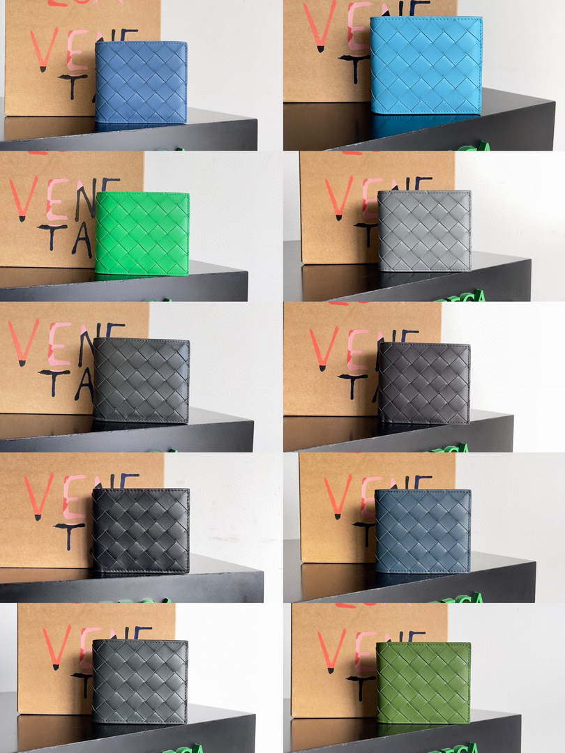Bottega Veneta BV 743211 Intrecciato Bi-Fold Wallet BV70055