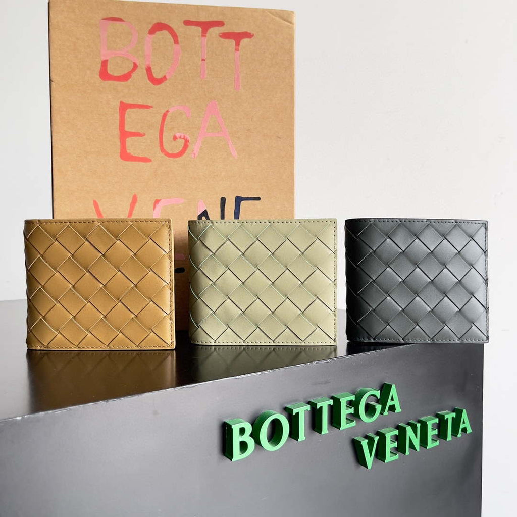 Bottega Veneta BV 743211 Intrecciato Bi-Fold Wallet BV70055
