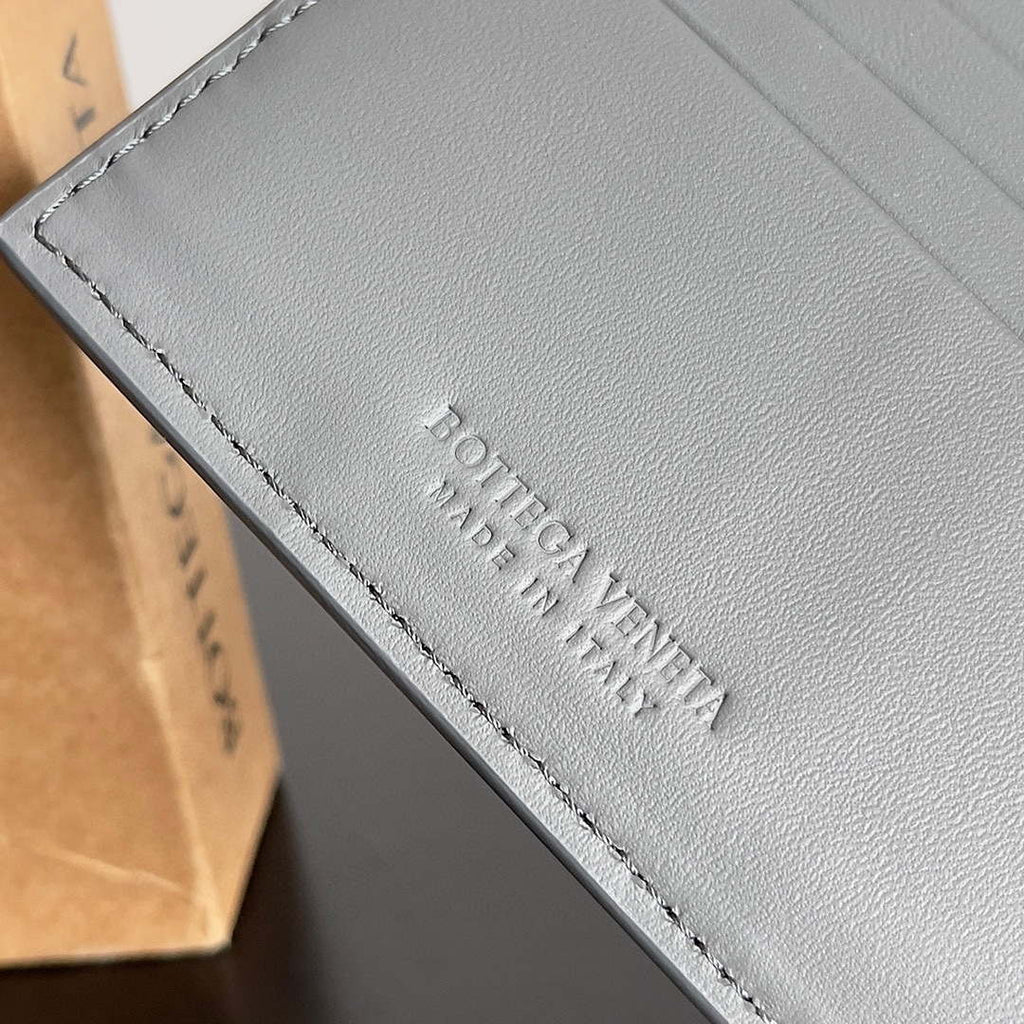 Bottega Veneta BV 743211 Intrecciato Bi-Fold Wallet BV70056