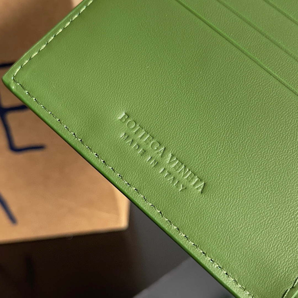 Bottega Veneta BV 743211 Intrecciato Bi-Fold Wallet BV70058