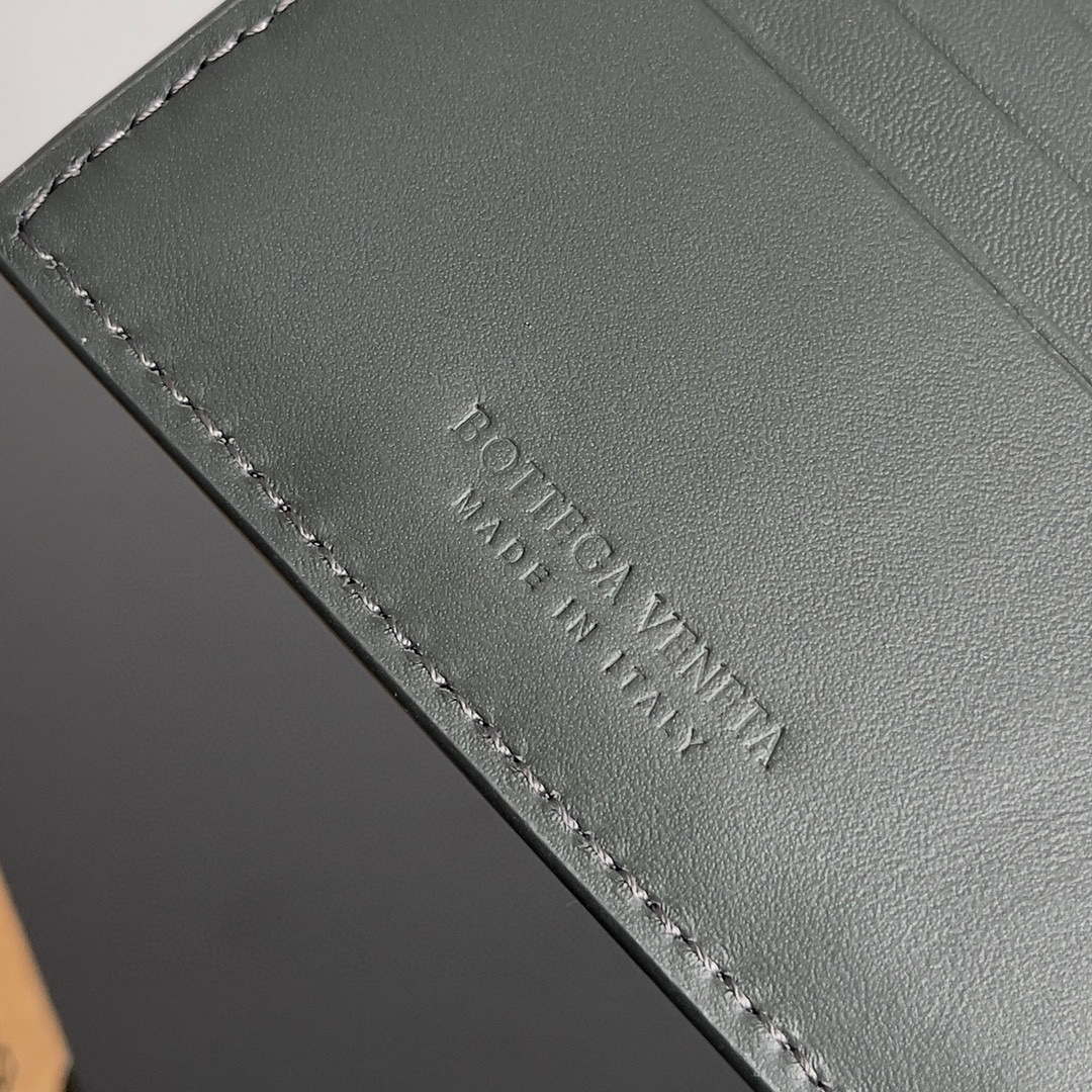Bottega Veneta BV 743211 Intrecciato Bi-Fold Wallet BV70059