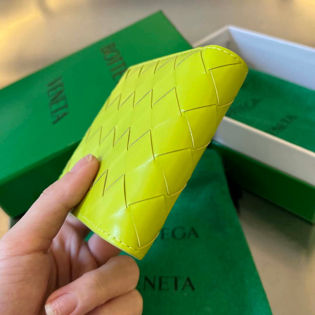 Bottega Veneta BV 743211 Intrecciato Bi-Fold Wallet BV70060