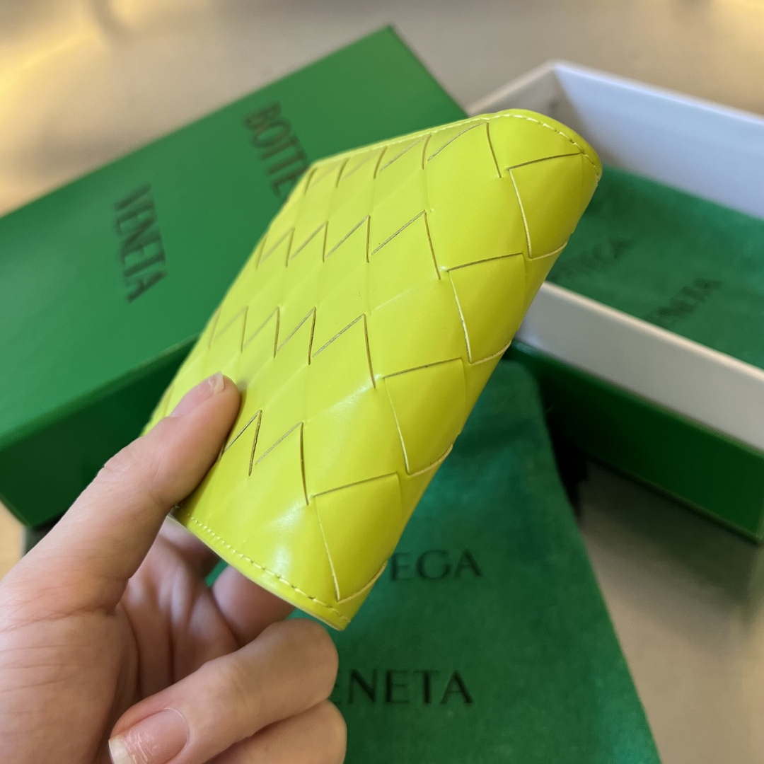 Bottega Veneta BV 743211 Intrecciato Bi-Fold Wallet BV70060 - Default Title - View 4