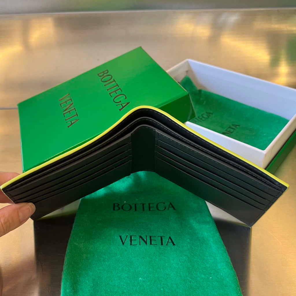 Bottega Veneta BV 743211 Intrecciato Bi-Fold Wallet BV70060