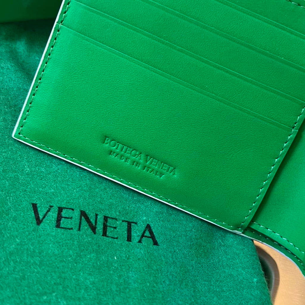 Bottega Veneta BV 743211 Intrecciato Bi-Fold Wallet BV70062