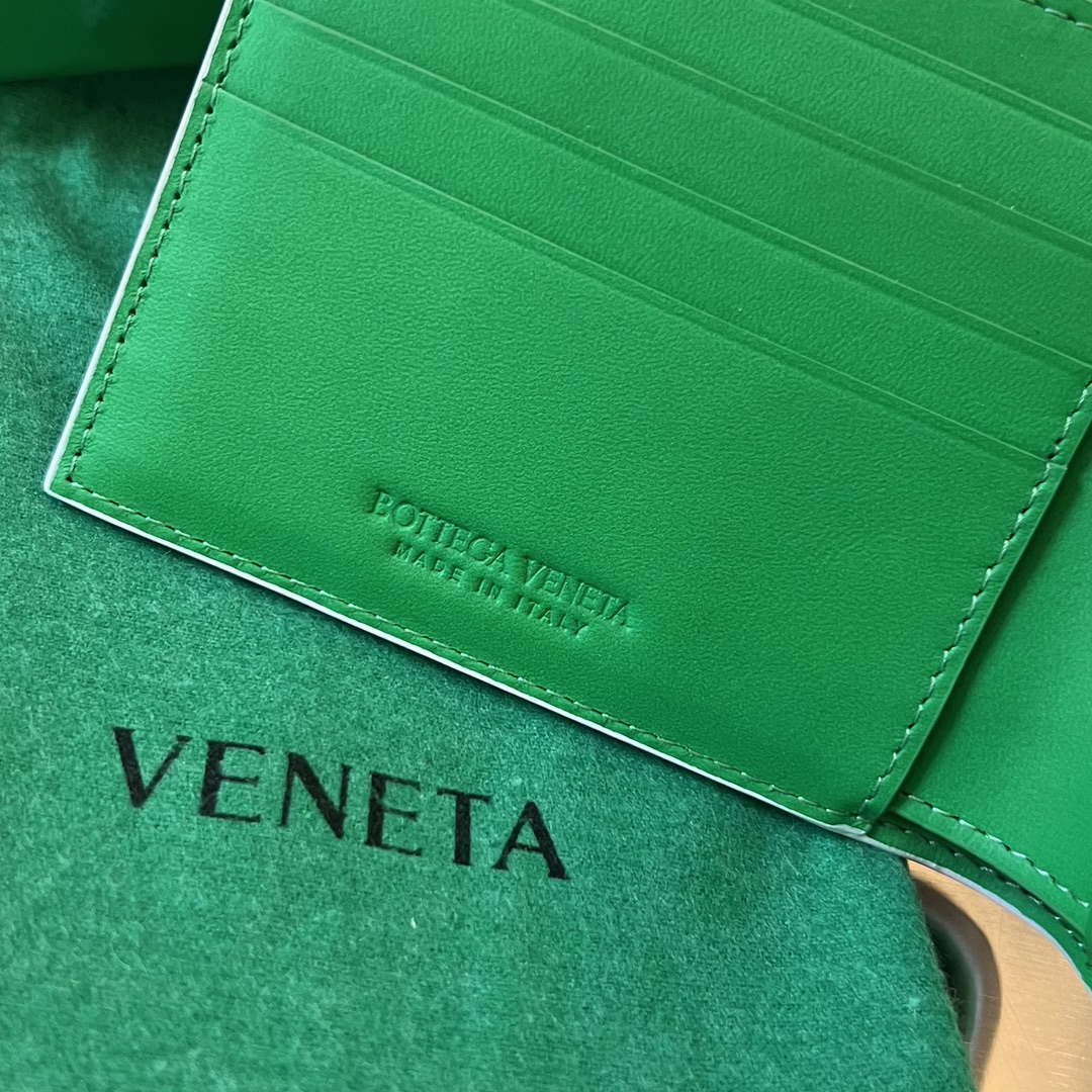 Bottega Veneta BV 743211 Intrecciato Bi-Fold Wallet BV70062 - Default Title - View 7