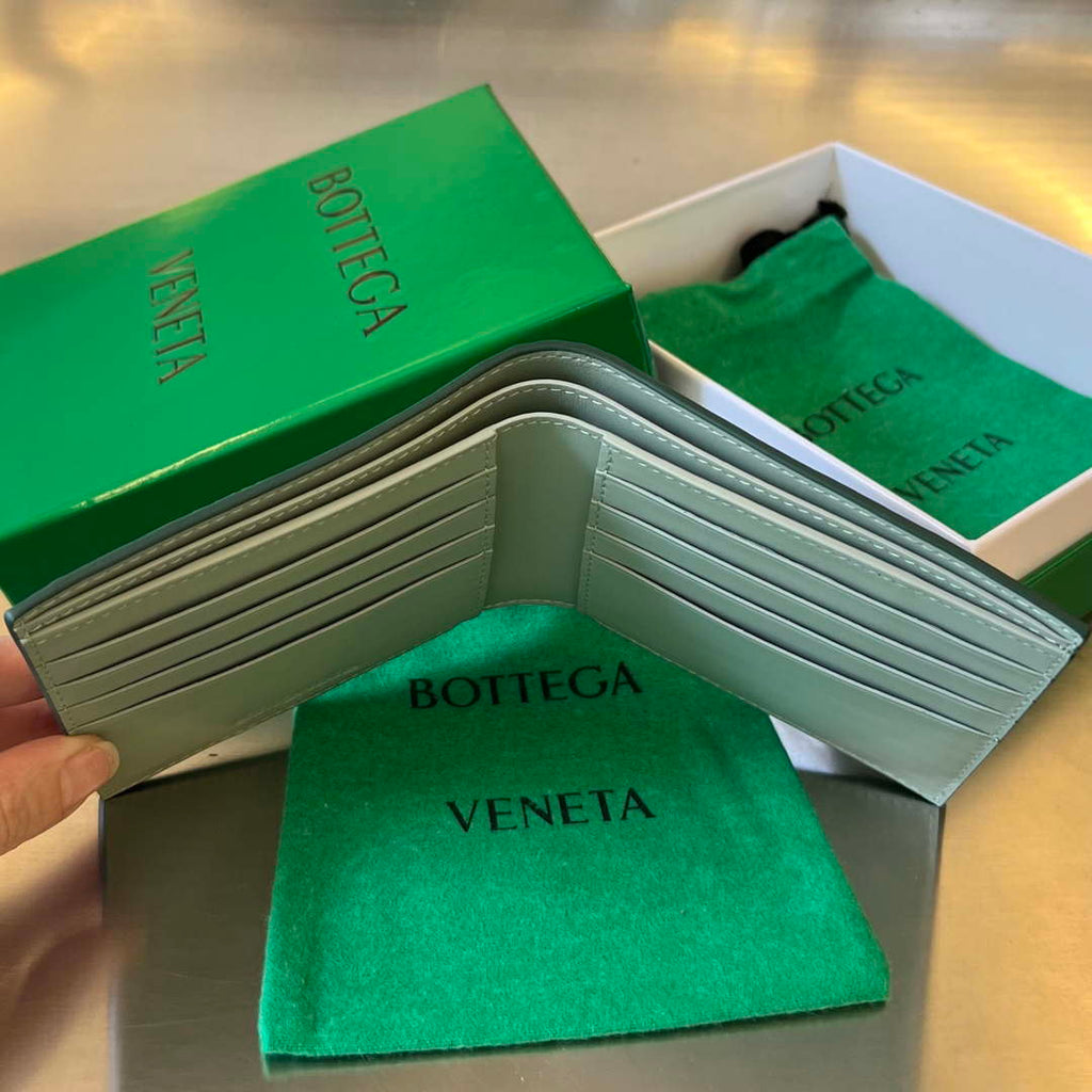 Bottega Veneta BV 743211 Intrecciato Bi-Fold Wallet BV70063