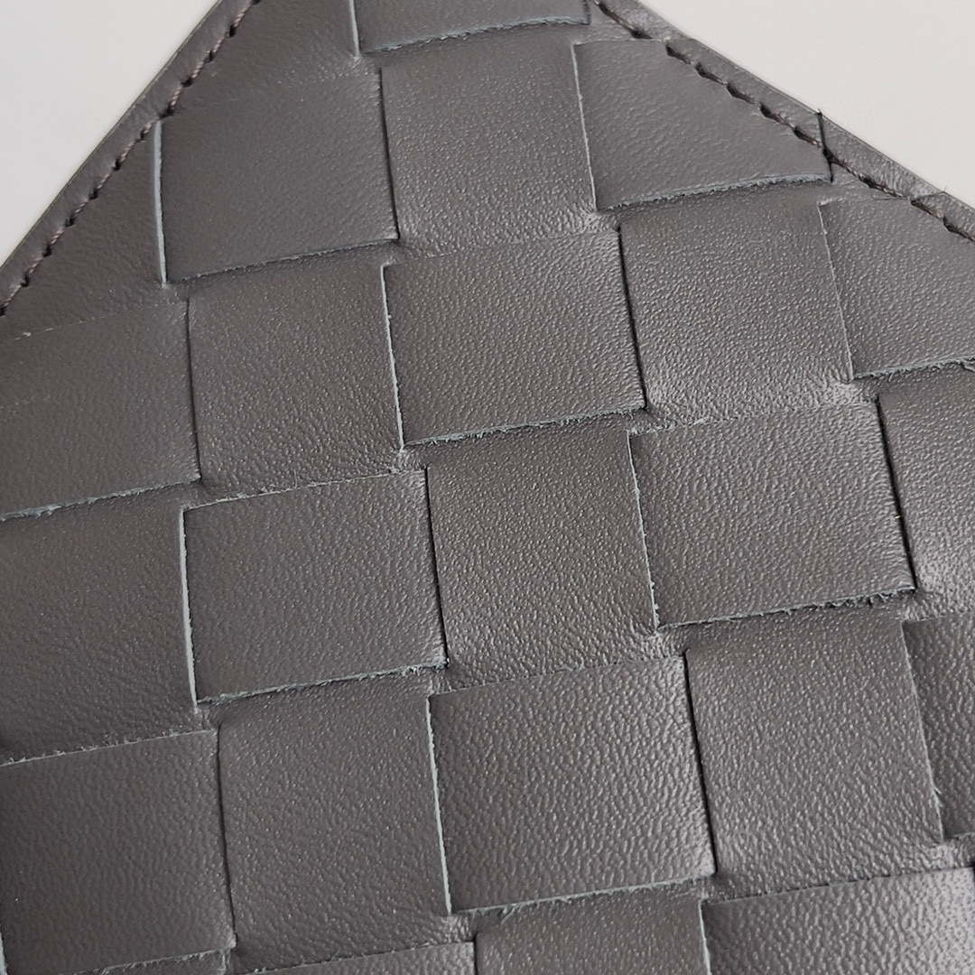 Bottega Veneta BV 743211 Intrecciato Bi-Fold Wallet BV70064