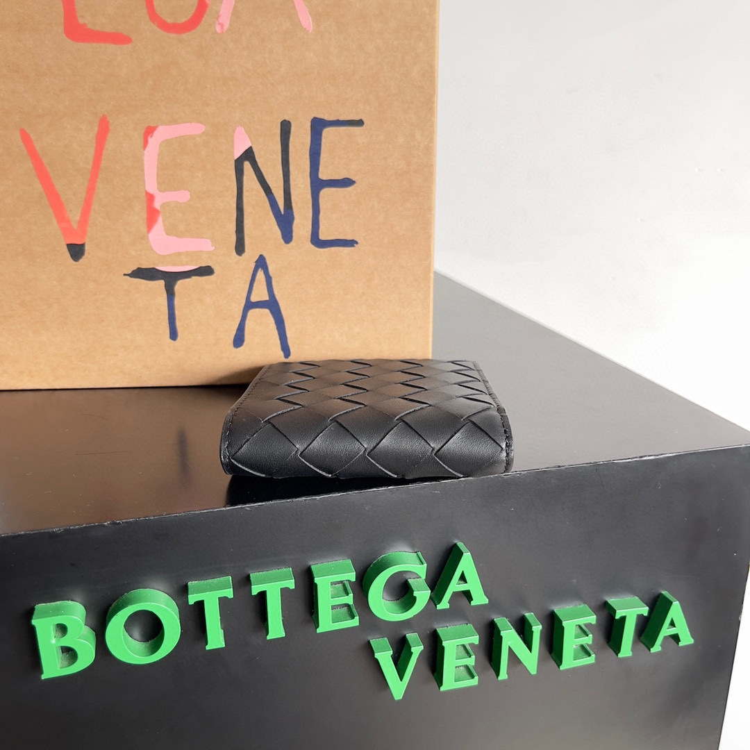 Bottega Veneta BV 743211 Intrecciato Bi-Fold Wallet BV70065