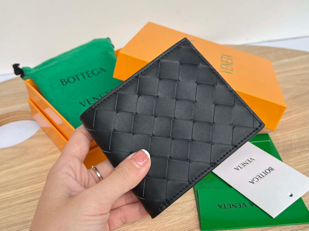 Bottega Veneta BV 743211 Intrecciato Bi-Fold Wallet BV70066