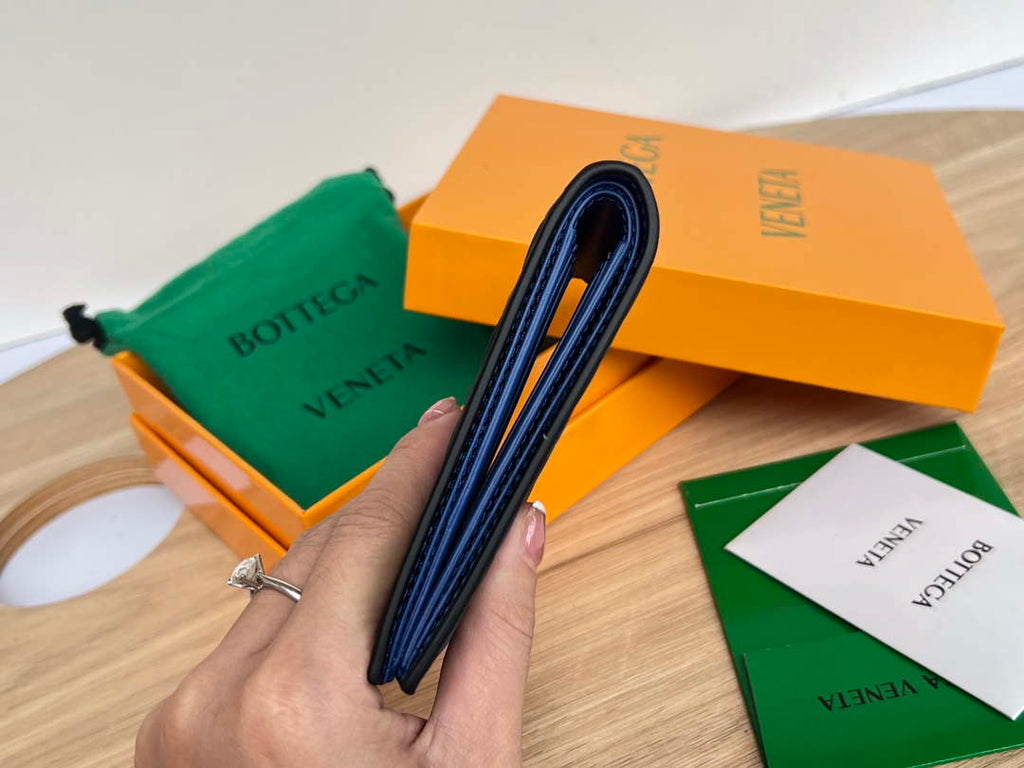Bottega Veneta BV 743211 Intrecciato Bi-Fold Wallet BV70066
