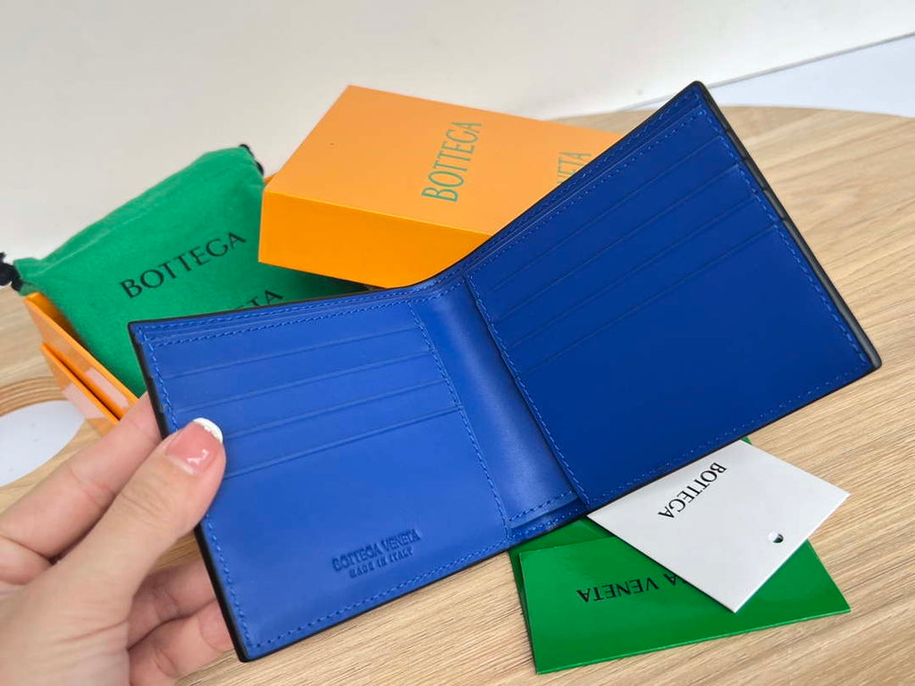 Bottega Veneta BV 743211 Intrecciato Bi-Fold Wallet BV70066