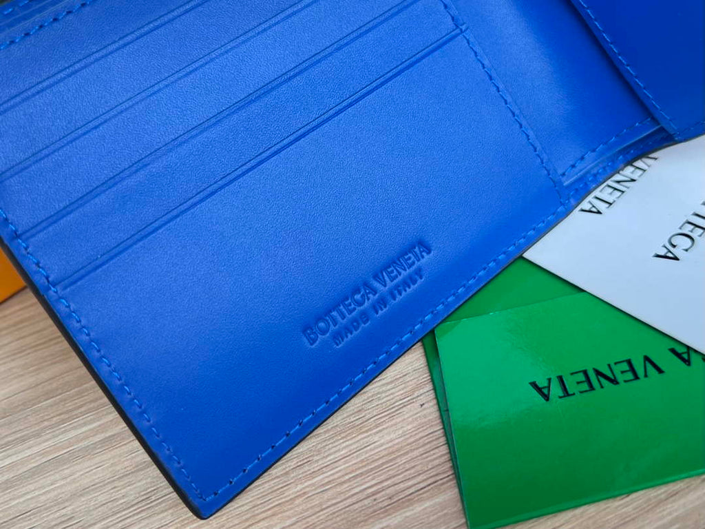 Bottega Veneta BV 743211 Intrecciato Bi-Fold Wallet BV70066