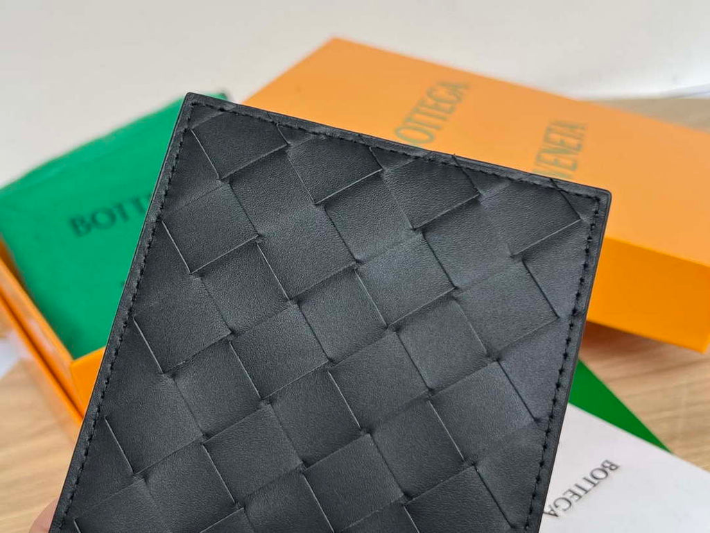 Bottega Veneta BV 743211 Intrecciato Bi-Fold Wallet BV70067