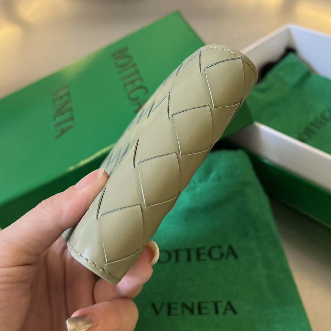 Bottega Veneta BV 743211 Intrecciato Bi-Fold Wallet BV70069