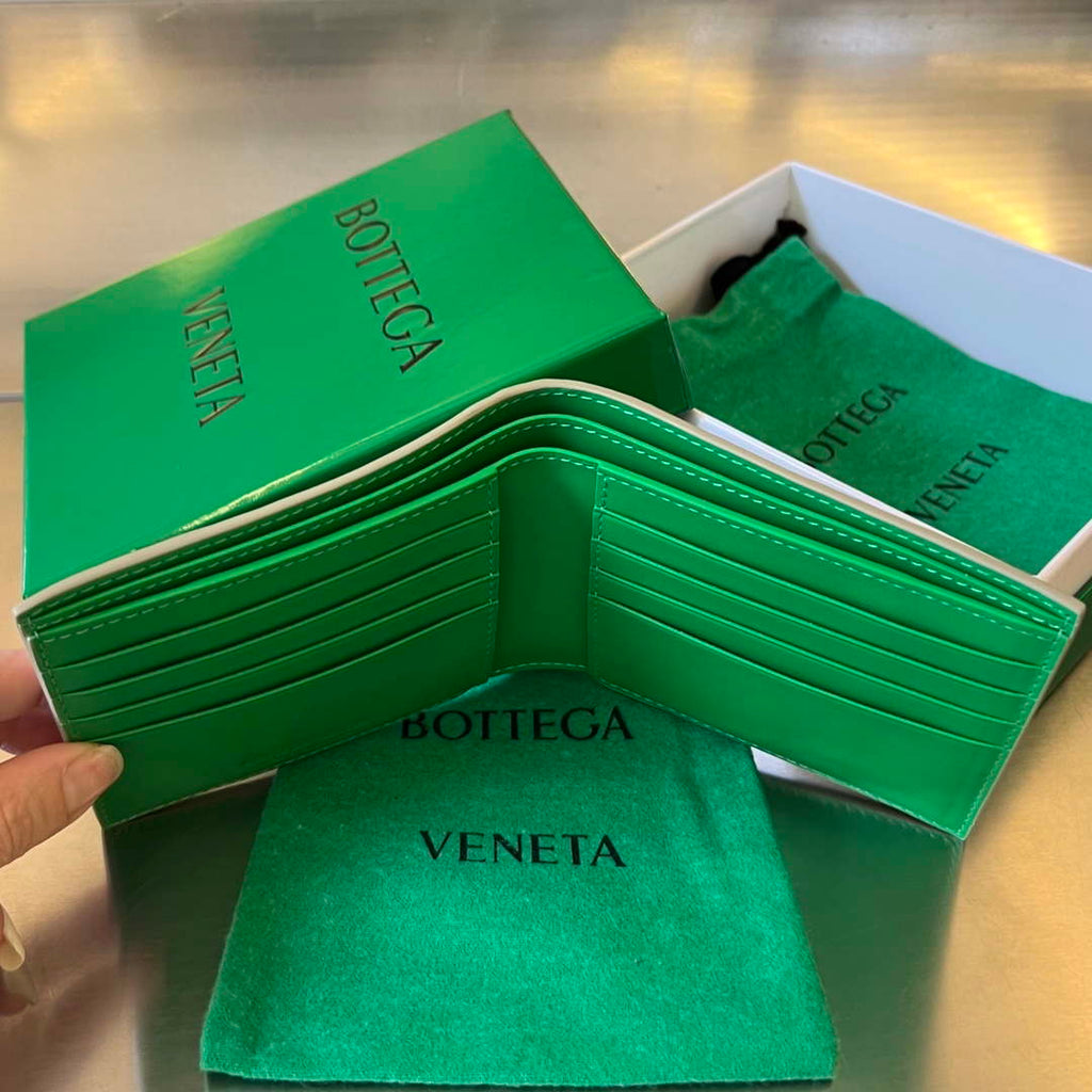 Bottega Veneta BV 743211 Intrecciato Bi-Fold Wallet BV70069