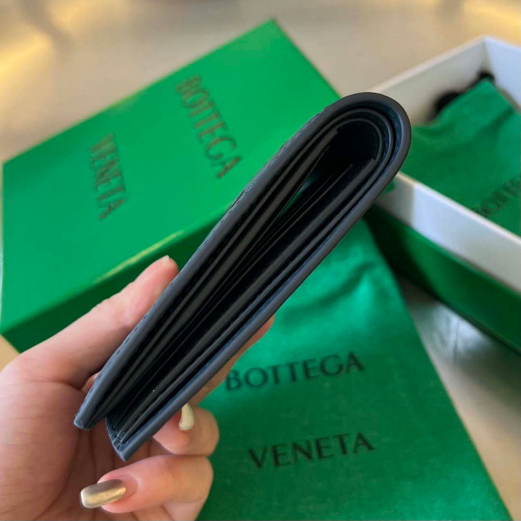 Bottega Veneta BV 743211 Intrecciato Bi-Fold Wallet BV70070