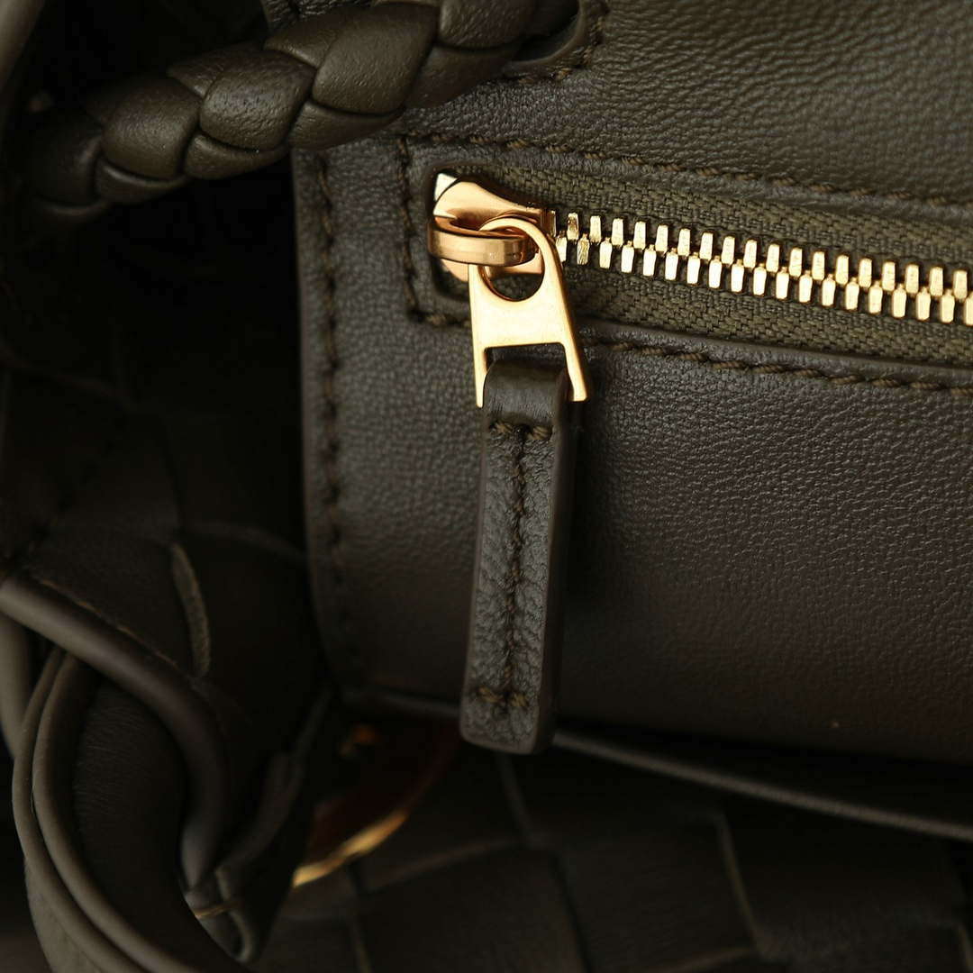 Bottega Veneta BV 743568 Small Andiamo BV9005