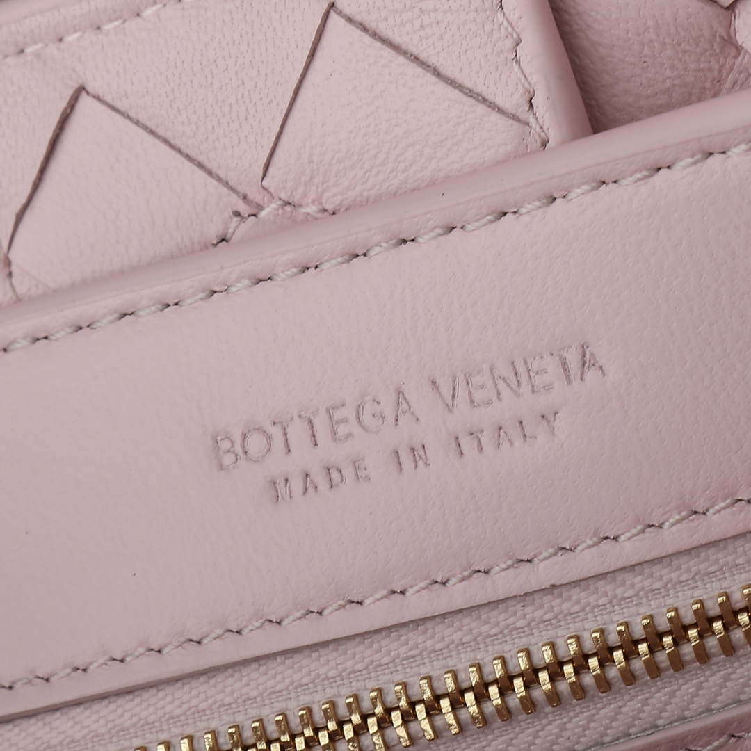 Bottega Veneta BV 743568 Small Andiamo BV9006